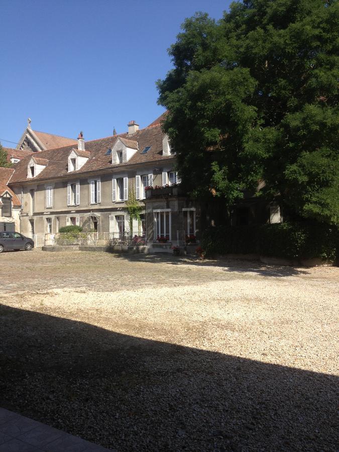 Maison D'Hotes La Ferme De L'Abbaye Juilly Bagian luar foto